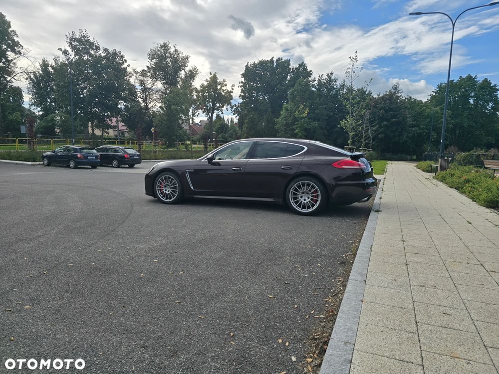 Porsche Panamera Turbo - 10