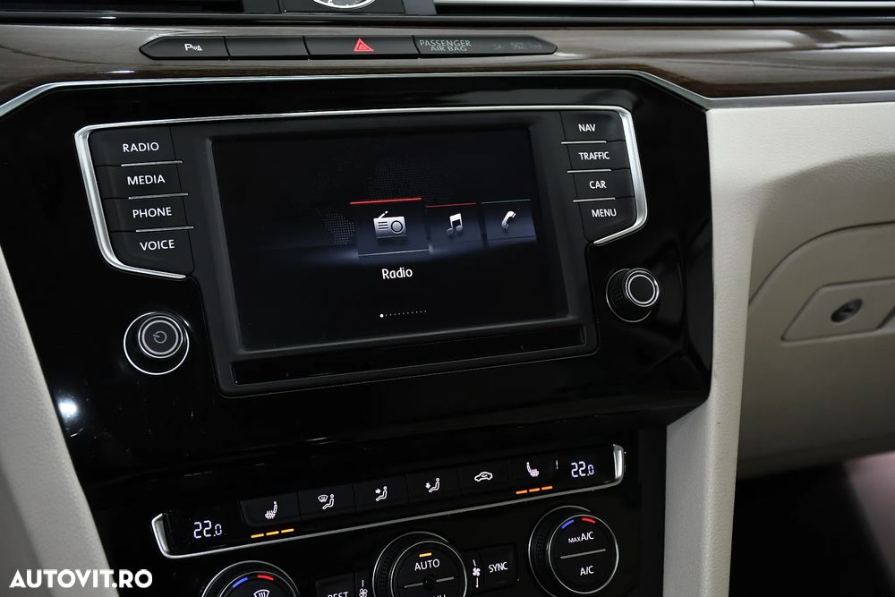 Volkswagen Passat 2.0 TDI SCR DSG Highline - 35