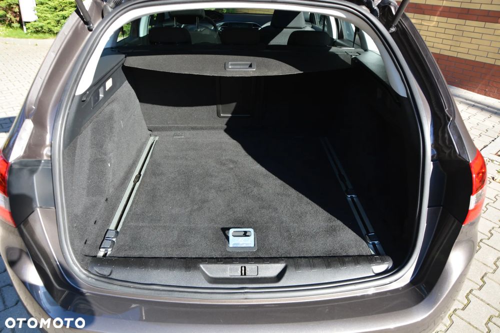 Peugeot 308 1.6 BlueHDi Allure S&S - 23