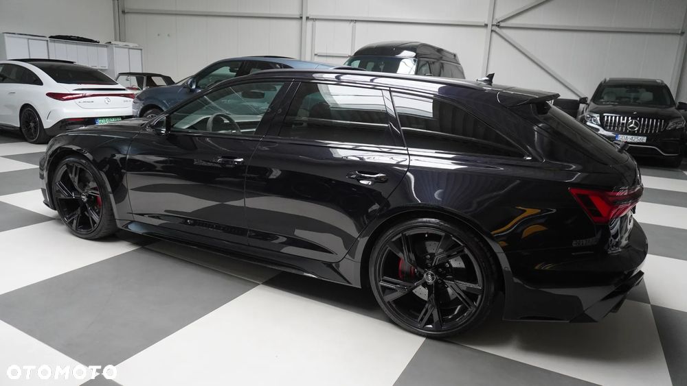 Audi RS6 Avant - 16