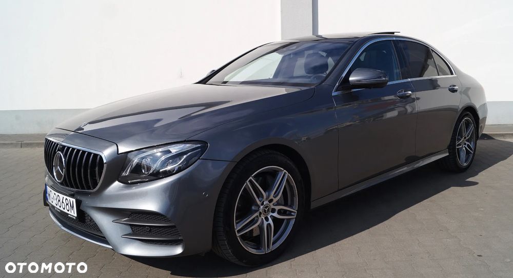 Mercedes-Benz Klasa E 400 4Matic 9G-TRONIC Exclusive - 4