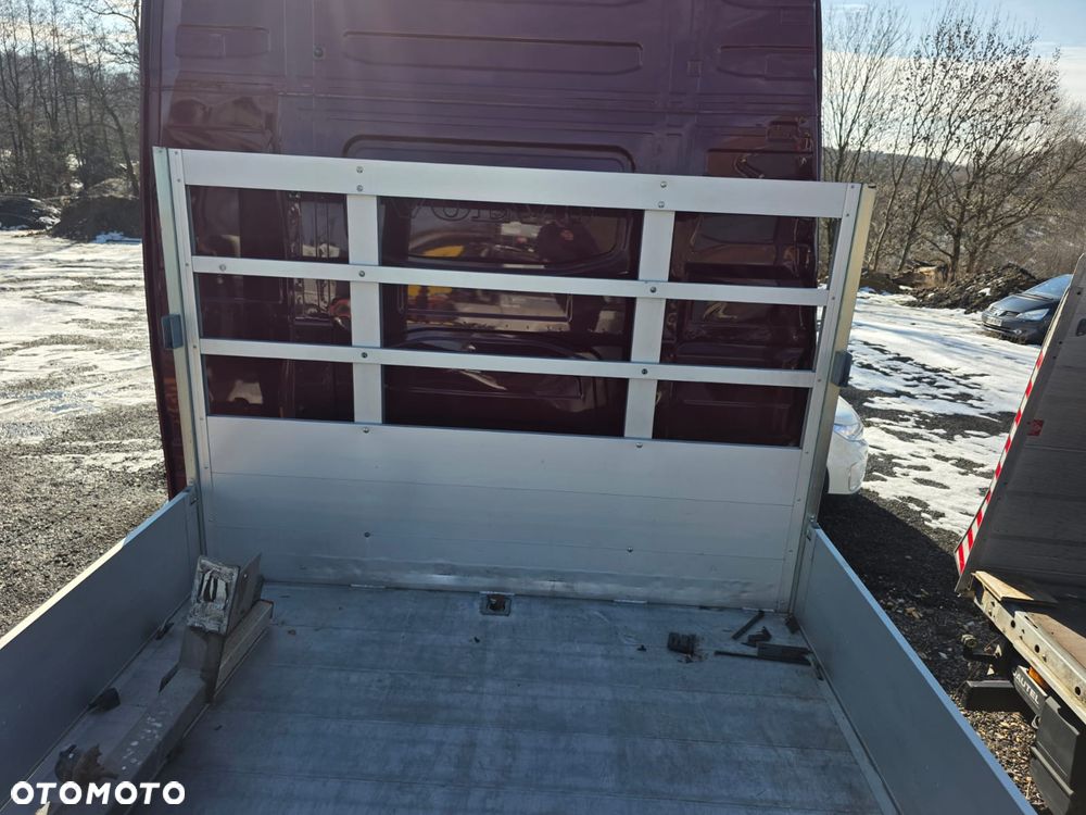 Zabudowa skrzyniowa / platforma – Mercedes Sprinter – 4,95 x 2,10 m - 9