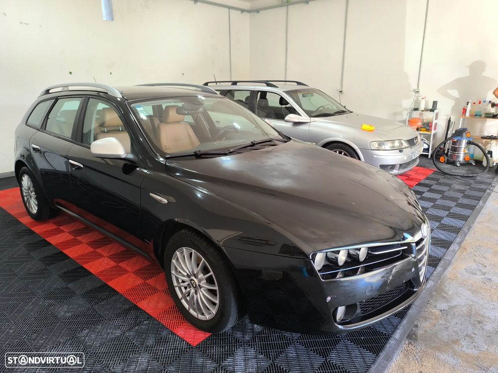 Alfa Romeo 159 Sportwagon 1.9 JTDm 8V Elegante - 4