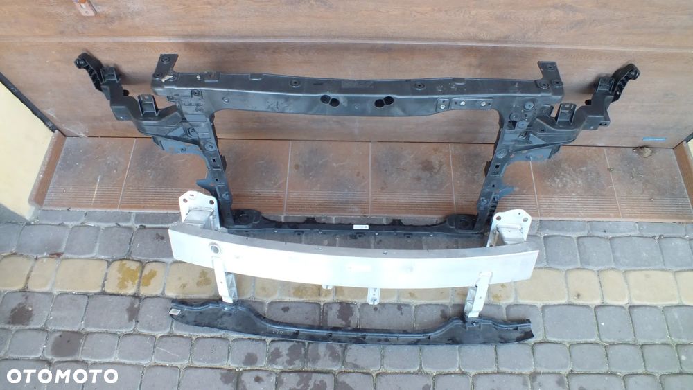 Pas przedni wzmocnienie Kia Niro Lift  64101-Q4000 - 2