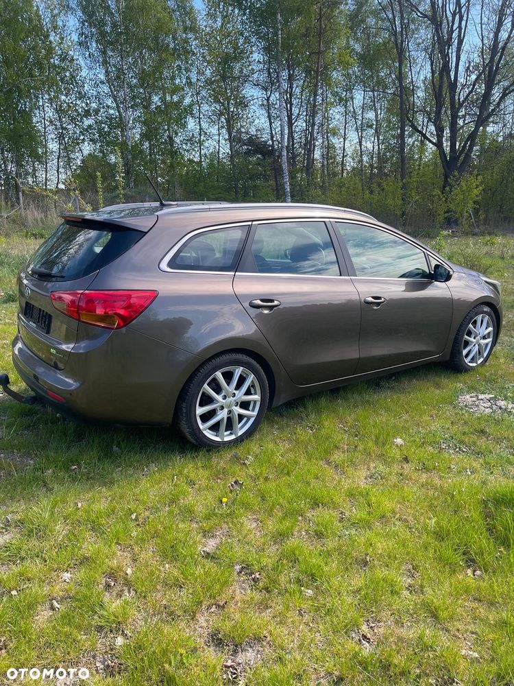 Kia Ceed 1.6 GDI Dream Team Edition - 3