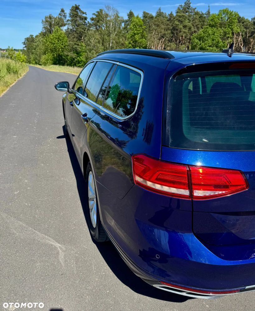 Volkswagen Passat - 12