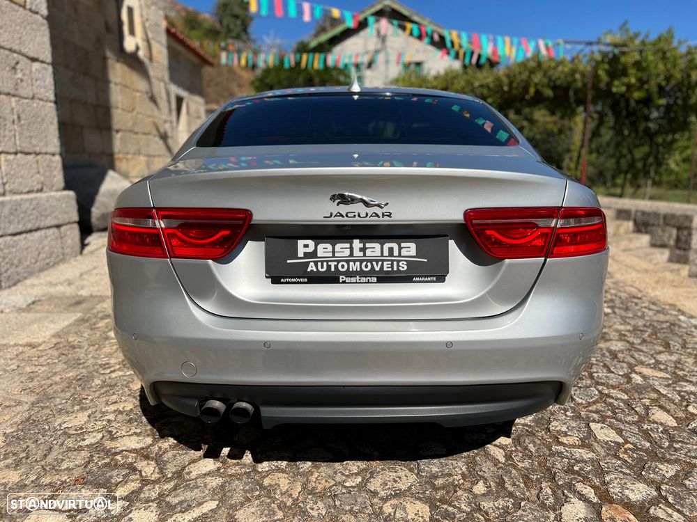 Jaguar XE 20d Aut. Portfolio - 12