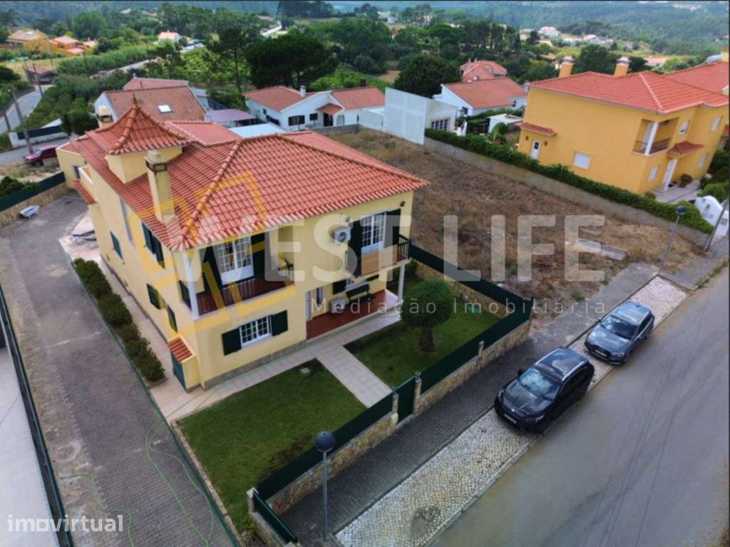 Moradia T4 Espaçosa com Piscina em Excelente Estado | EXCLUSIVO WES... - Grande imagem: 2/33