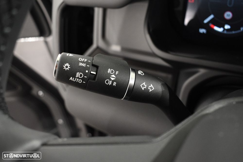 Land Rover Defender 2.0 P300e 110 AWD X-Dynamic SE - 16
