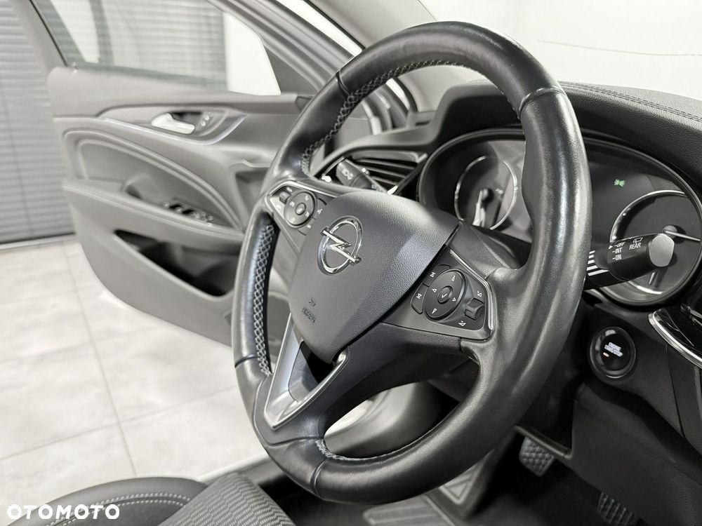 Opel Insignia - 37