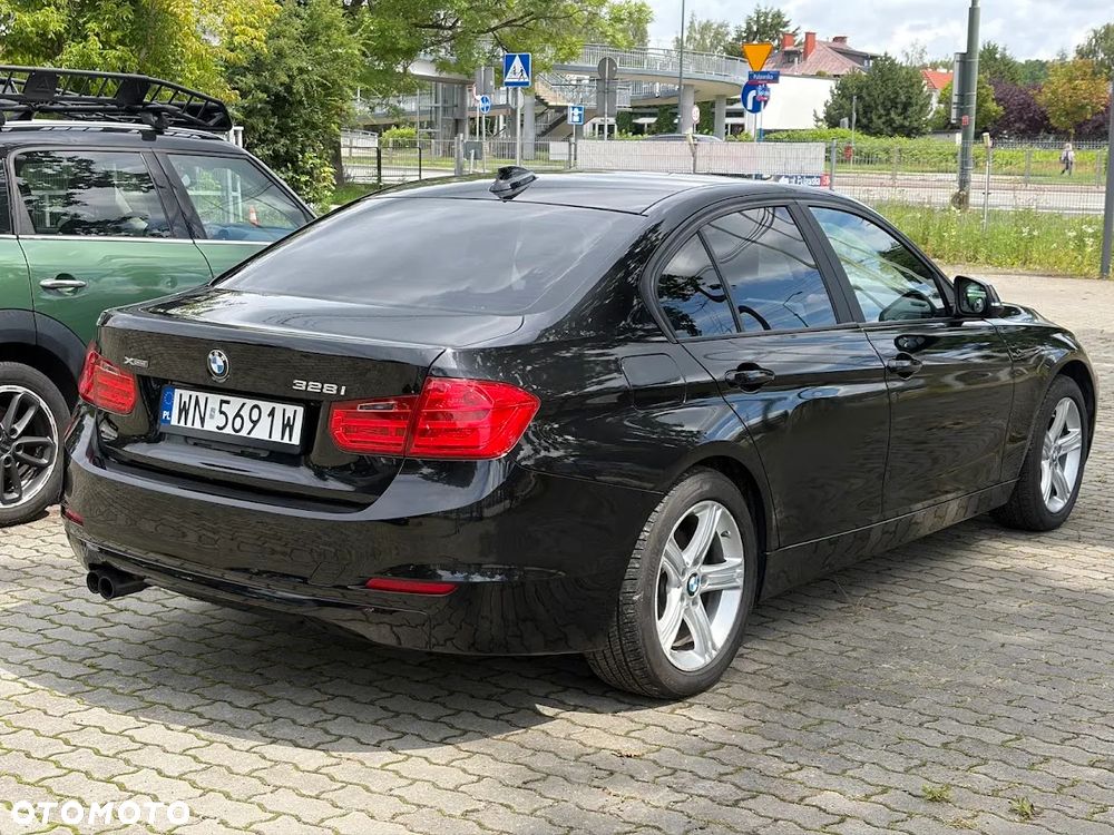 BMW Seria 3 328i xDrive - 3