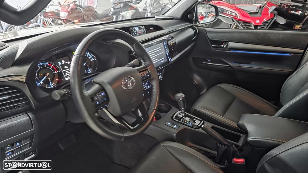Toyota Hilux 2.8 D-4D 4WD GR Sport II - 38
