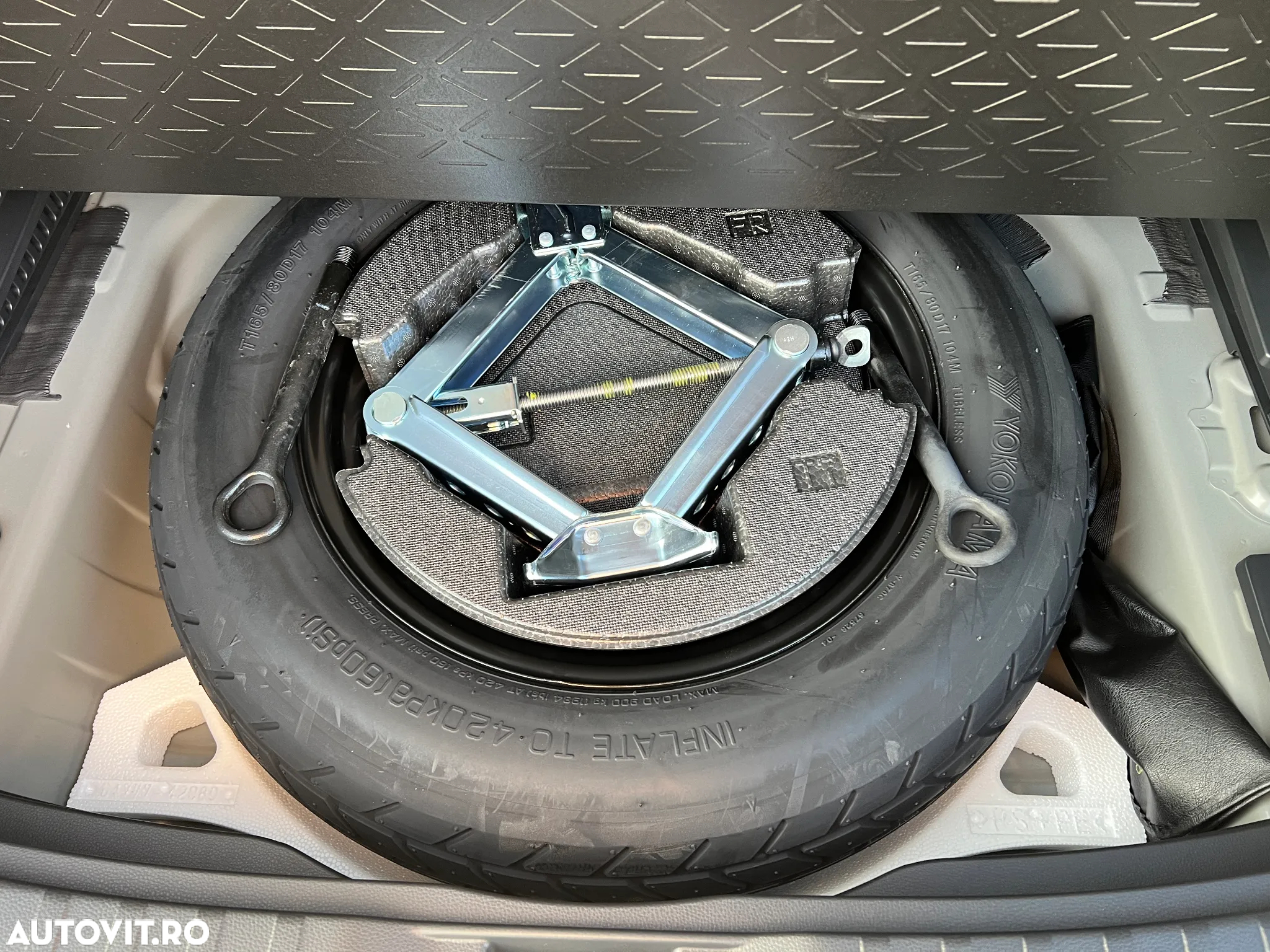 Toyota RAV4 - 16