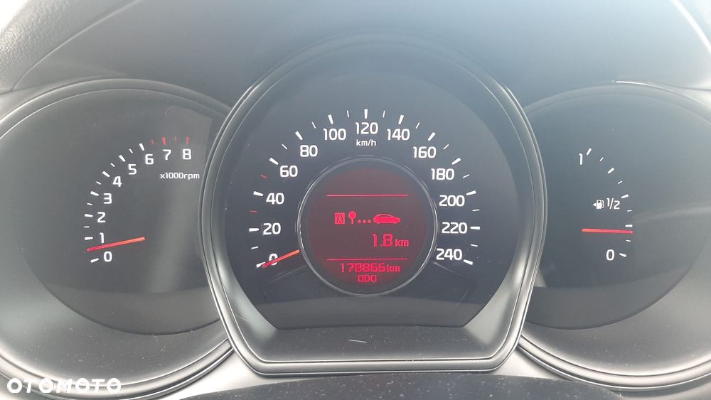 Kia Ceed 1.6 GDI Spirit - 11