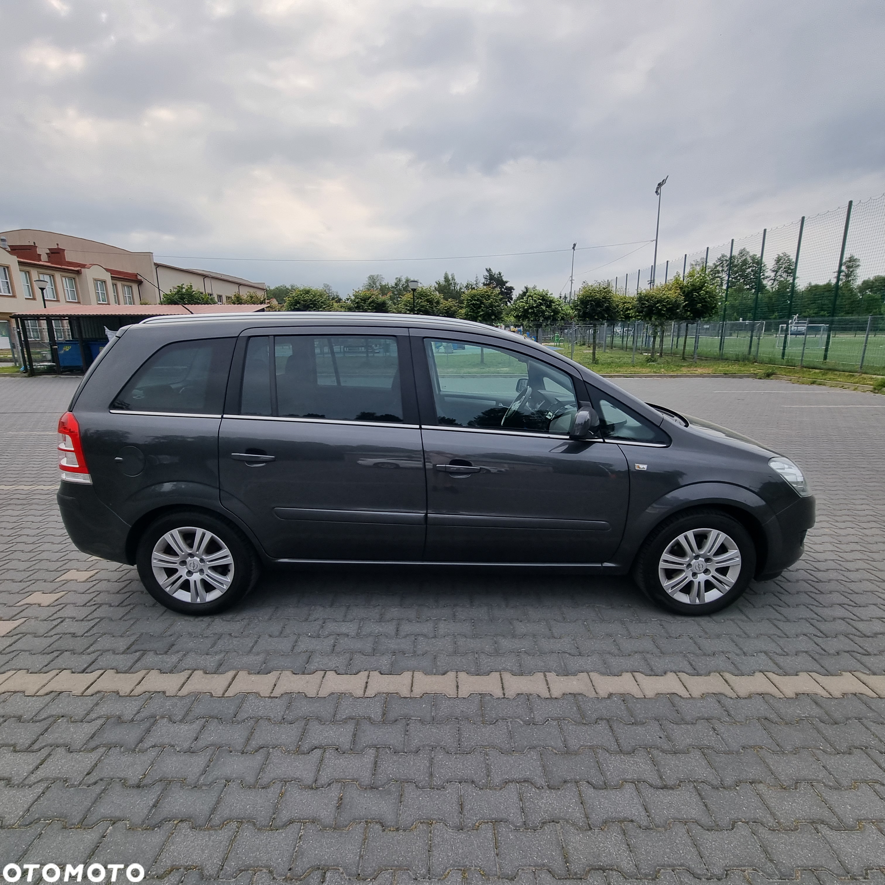 Opel Zafira 1.8 Cosmo EU5 - 4