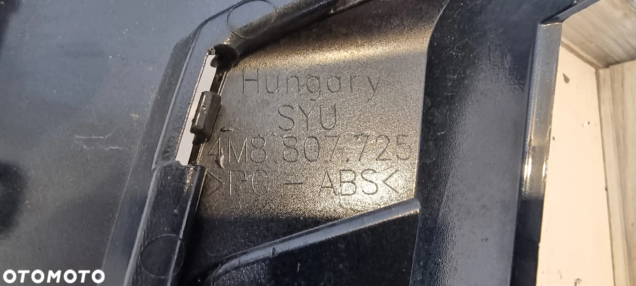 Ramka grilla (atrapa) AUDI Q8 4M8 - 8