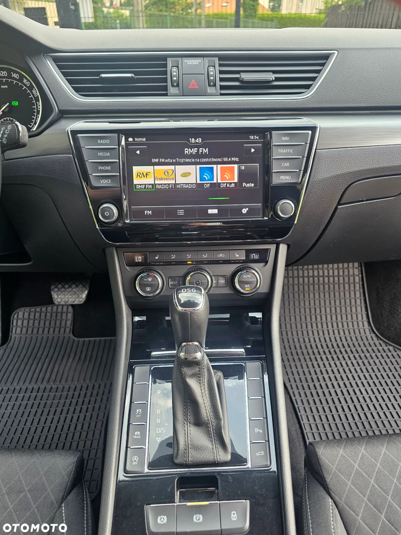 Skoda Superb 2.0 TDI DSG Premium Edition - 17