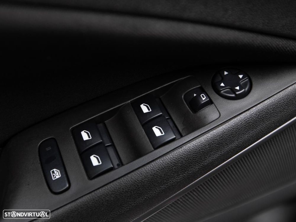 Opel Crossland X 1.2 T 120 Anos - 13