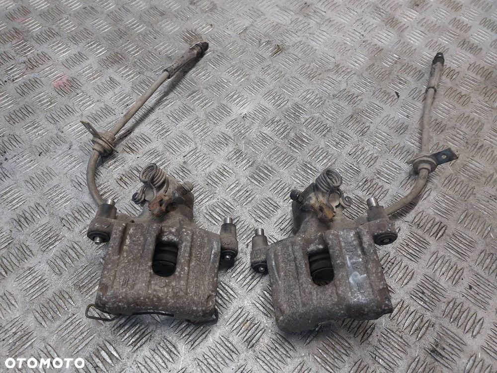 ZACISK HAMULCOWY LEWY TYŁ + PRAWY TYŁ FORD C-MAX MK2 LIFT 158 166 5Z1C - 1