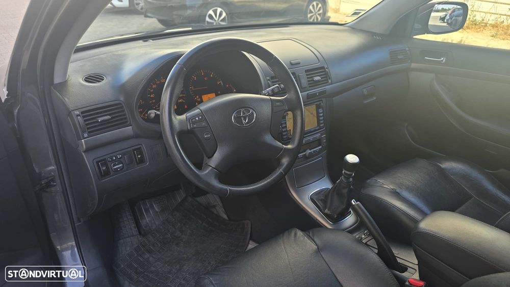 Toyota Avensis SW 2.0 D-4D - 12