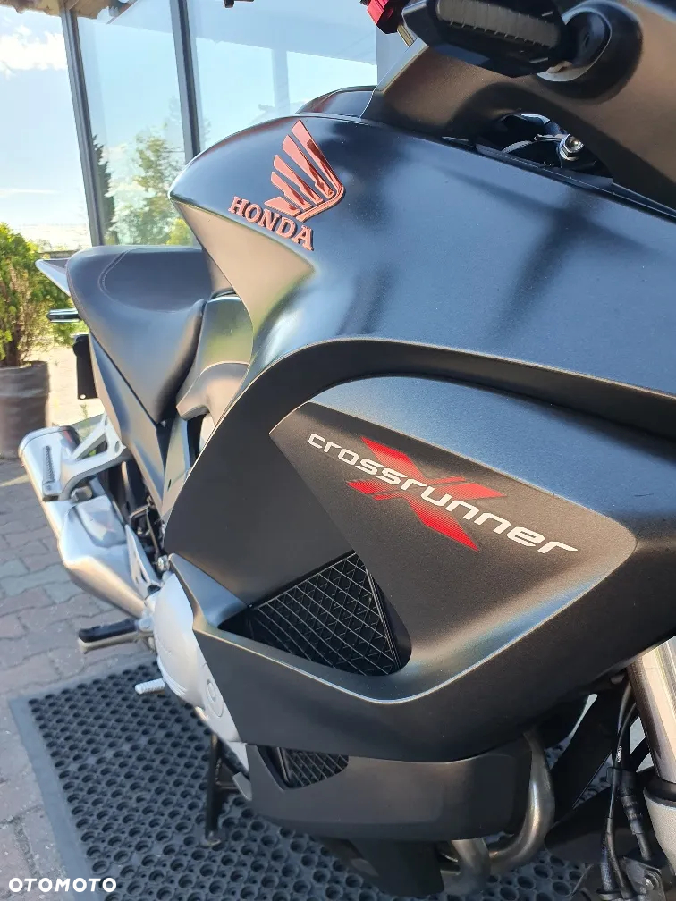 Honda VFR - 13
