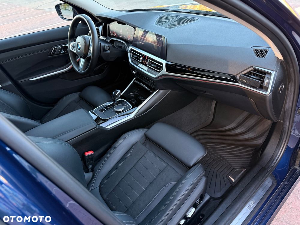BMW Seria 3 330i xDrive Sport Line - 15