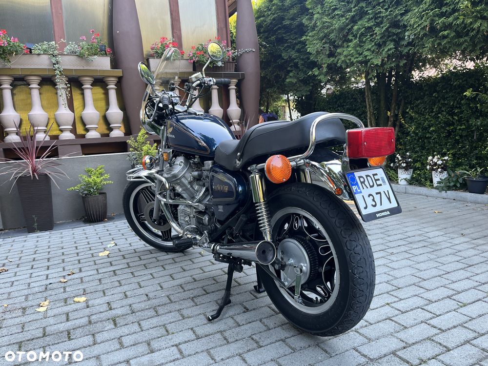 Honda CX - 6