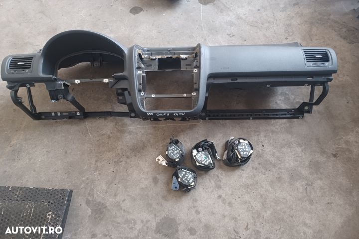Plansa bord Volkswagen VW Golf 5  [din 2003 pana  2009] seria Hatchback 5-usi 1.4 TSI MT (140 hp) - 1