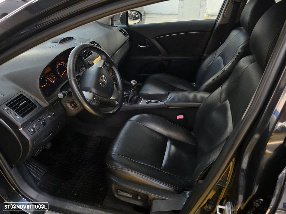 Toyota Avensis SW 2.0 D-4D Exclusive +Pele+GPS - 9