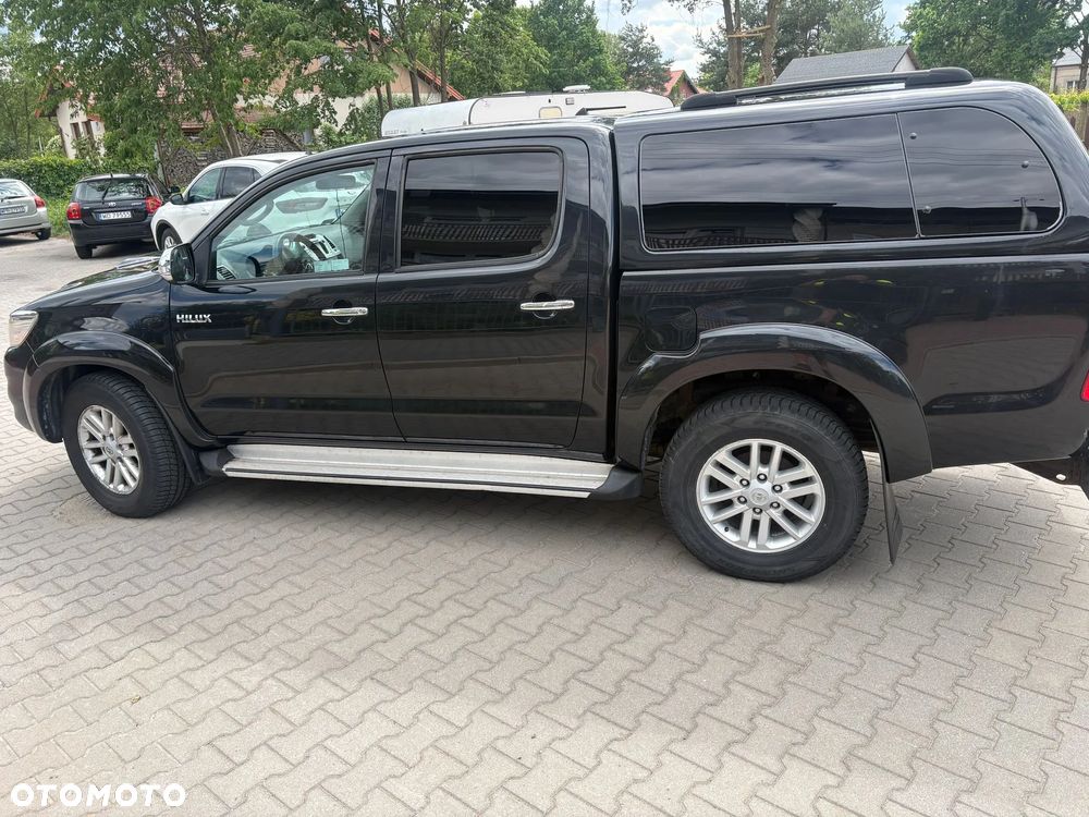 Toyota Hilux 3.0 D-4D Invincible - 2