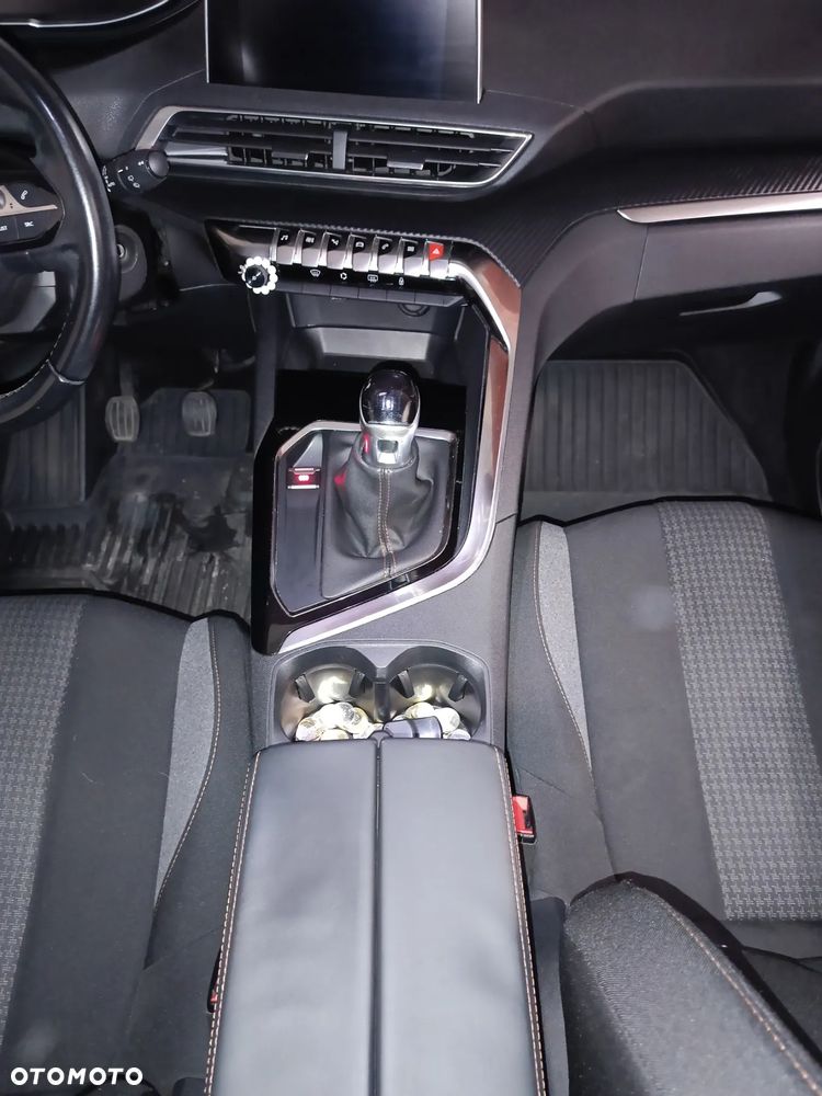 Peugeot 3008 1.6 BlueHDi Allure S&S - 11