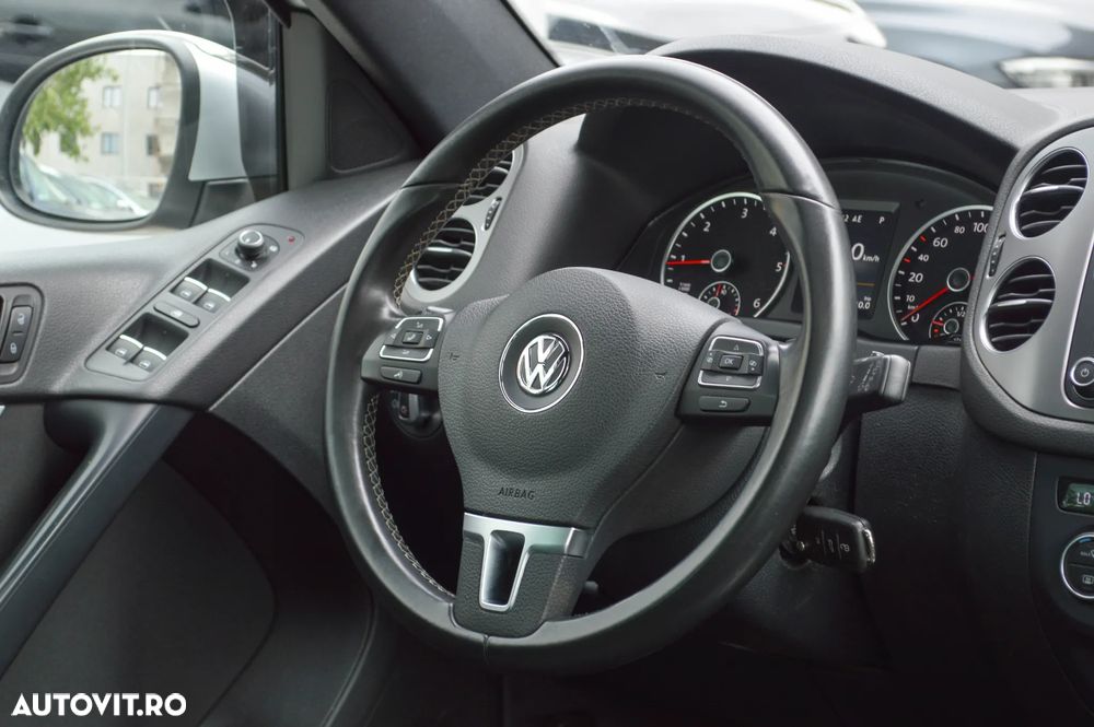 Volkswagen Tiguan 2.0 TDI SCR 4MOTION BlueMotion Technology DSG Sport & Style - 24