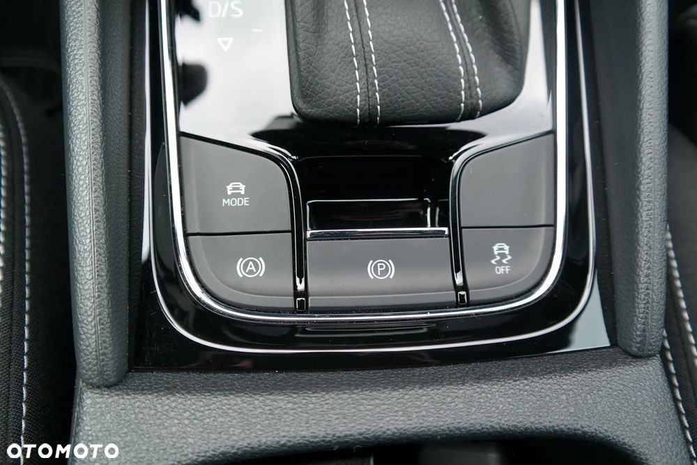 Skoda Karoq 1.5 TSI ACT 4x2 Sportline DSG - 34