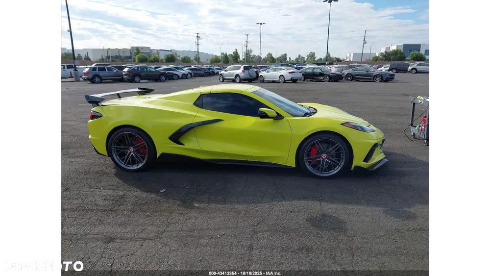 Chevrolet Corvette - 4