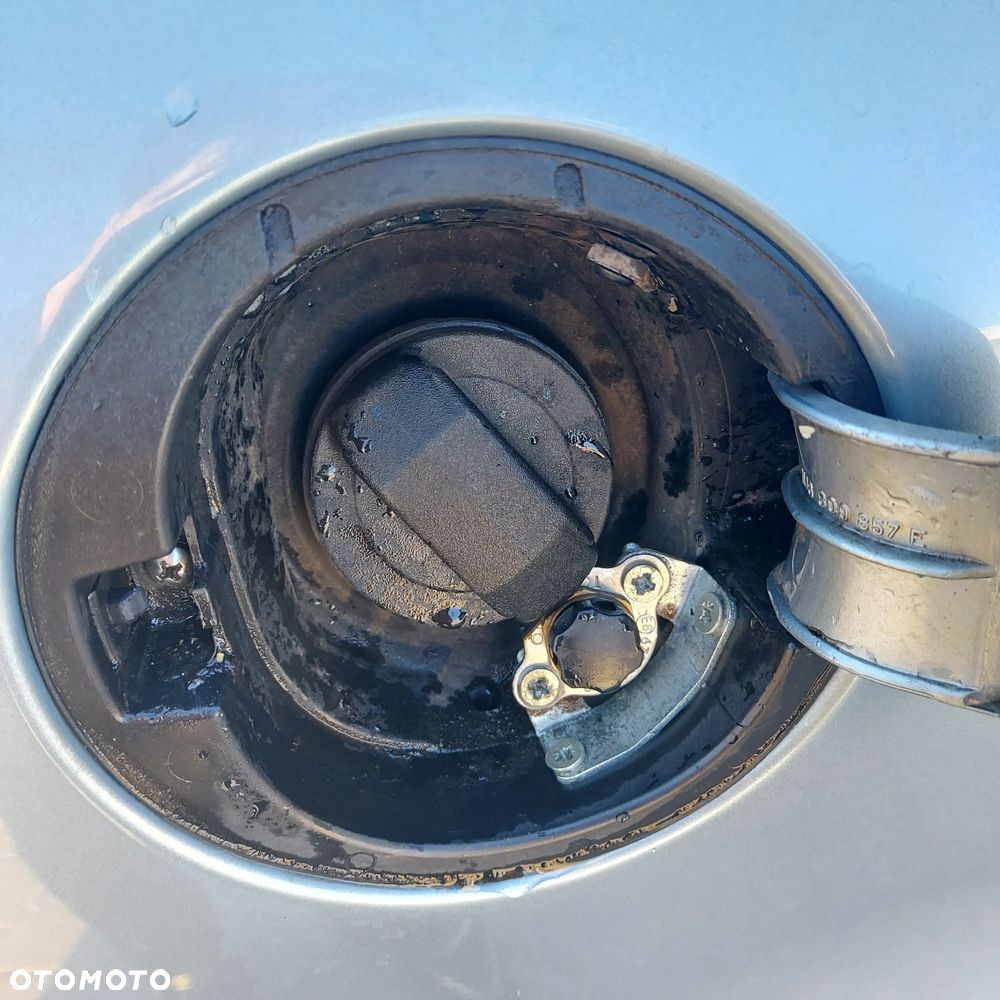 Skoda Octavia 1.6 Ambiente - 2