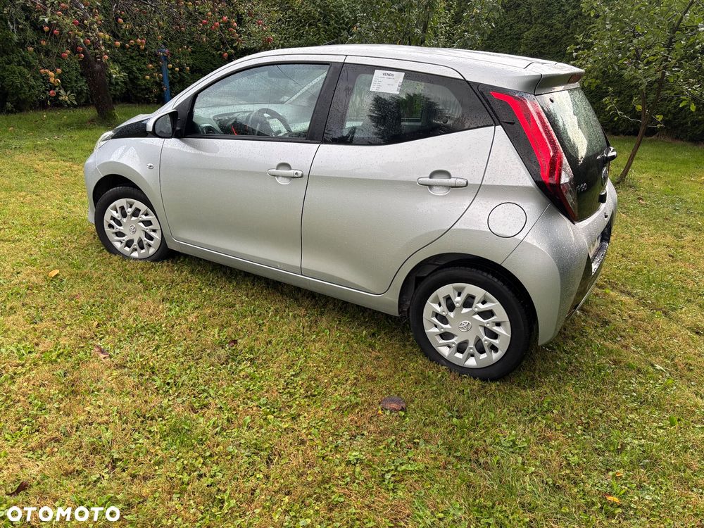 Toyota Aygo x-play - 5