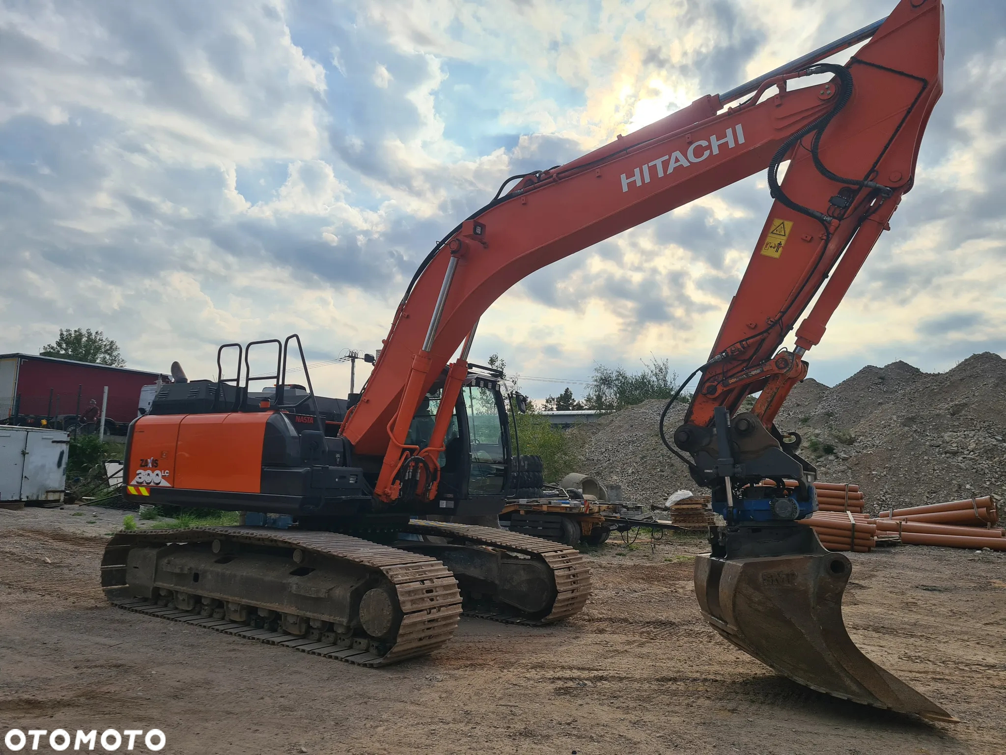 Hitachi ZX 300 LC-6 - 4