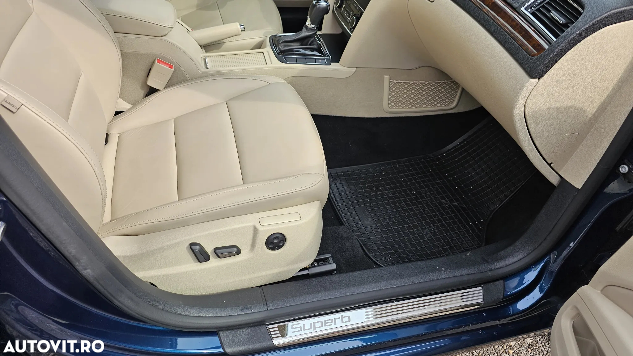 Skoda Superb Combi 2.0 TDI Elegance - 24