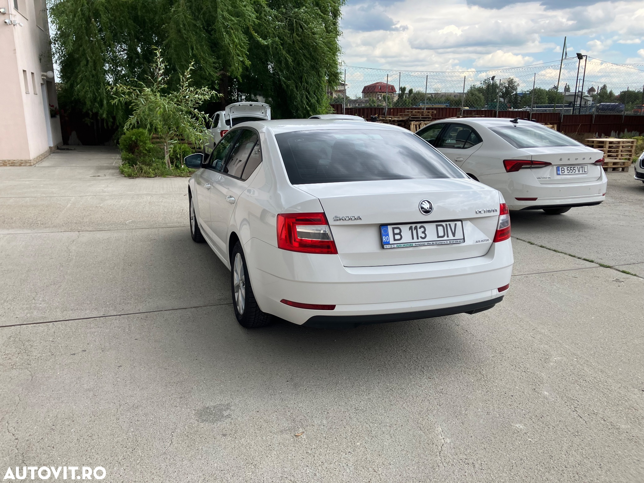 Skoda Octavia Combi Diesel 1.6 TDI Ambition - 4