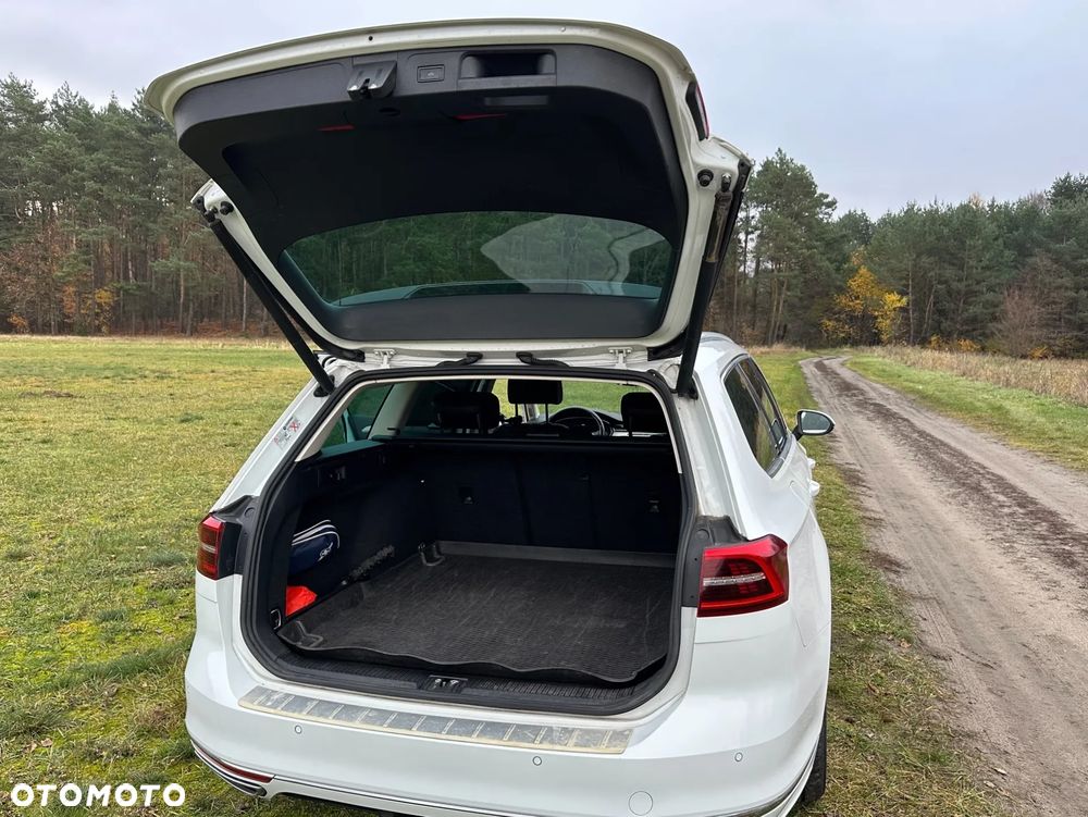 Volkswagen Passat - 19