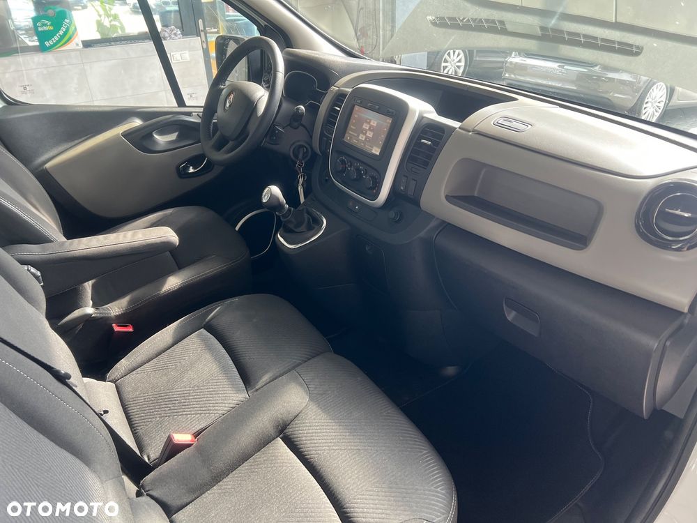 Renault Trafic - 25