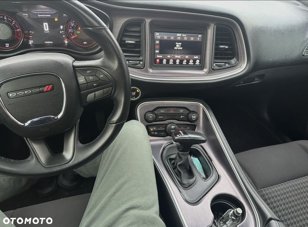 Dodge Challenger - 5