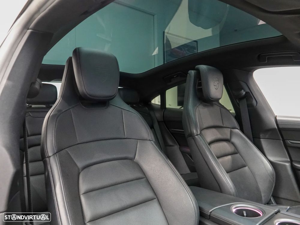 Porsche Taycan 4 - 30
