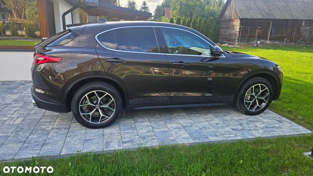 Alfa Romeo Stelvio - 4