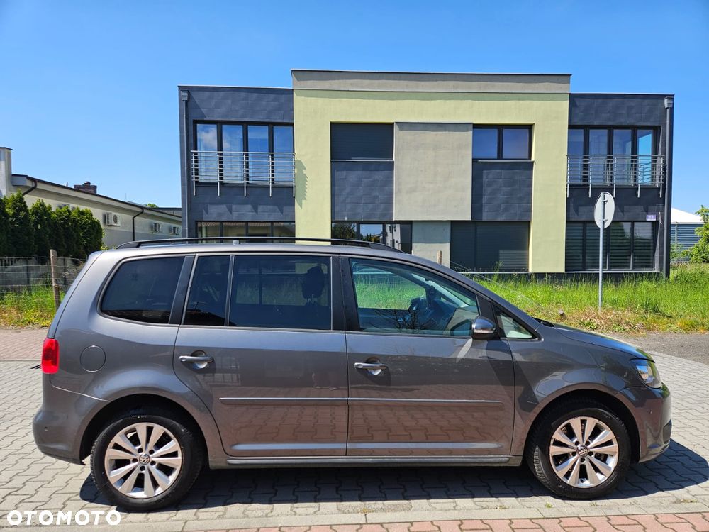 Volkswagen Touran - 15