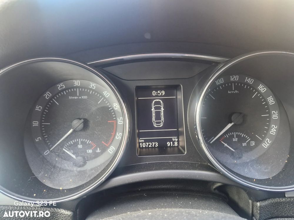 Skoda Superb 2.0 TDI Elegance DSG - 3