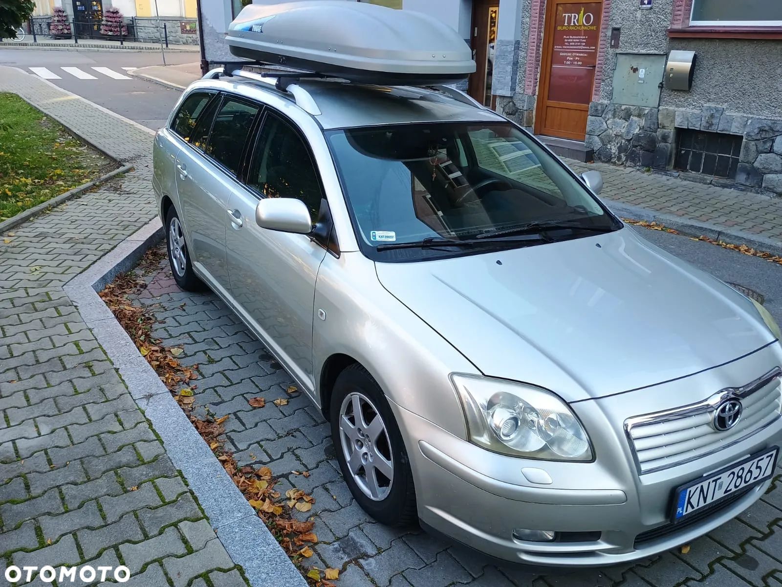 Toyota Avensis 1.8 VVT-i Sol - 1