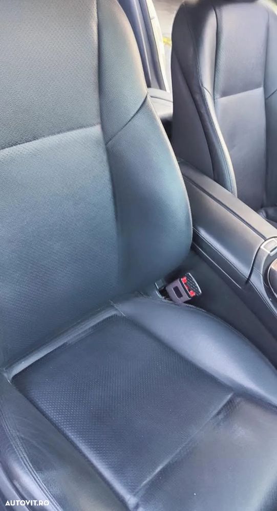 Mercedes-Benz E 200 d 9G-TRONIC - 11