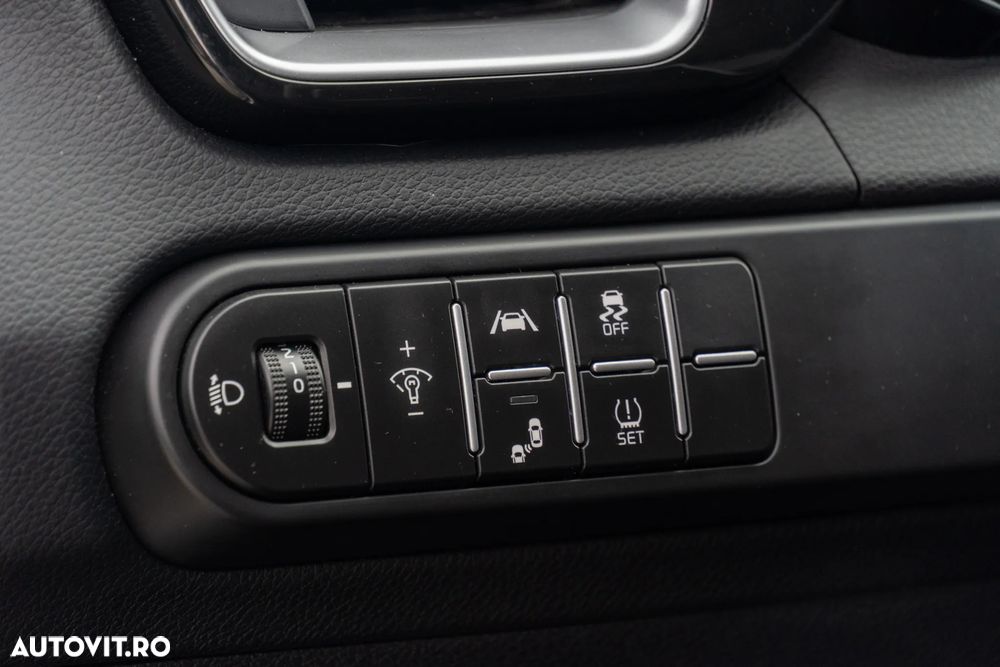 Kia XCeed 1.5 T-GDI 7DCT City - 18