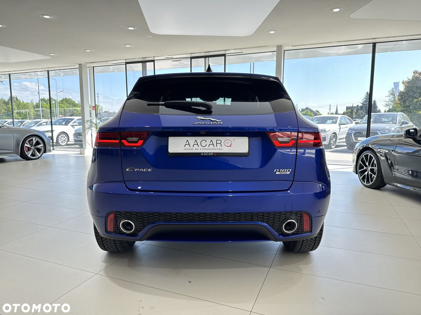 Jaguar E-Pace 2.0 i4D AWD R-Dynamic S - 4